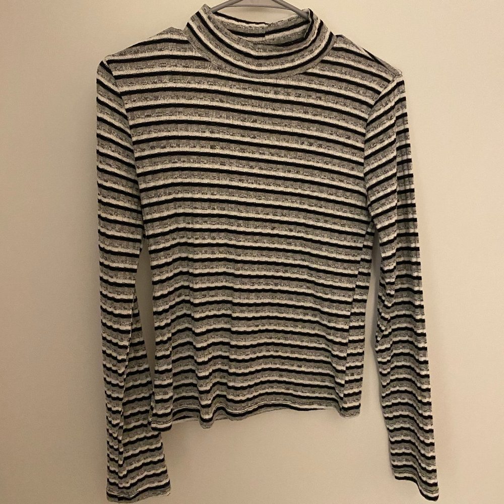 Turtle neck long sleeve